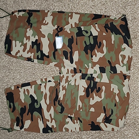 Cargo Parachute Camo Pants - Picture 6 of 8